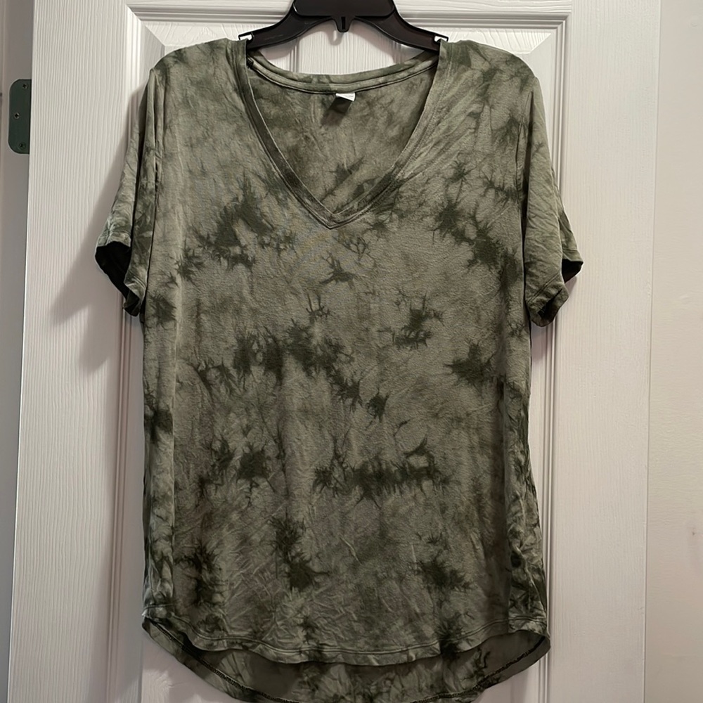 Green tie dye Vneck t shirt